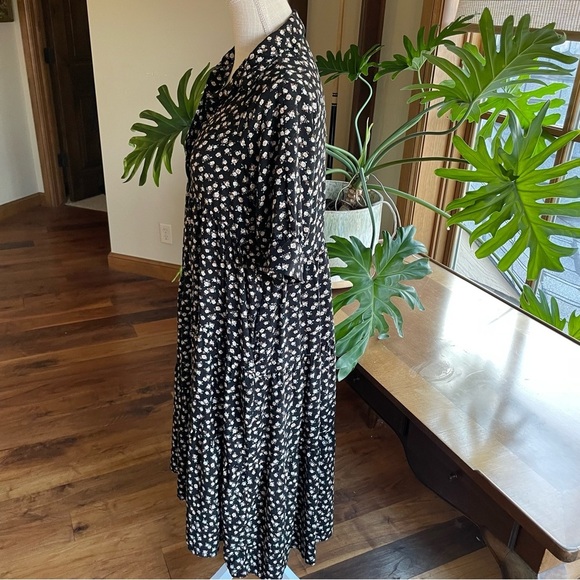 Natural Life Rebecca Floral Black and Cream Roses Midi Tiered Flowy Dress Size S